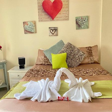 Lovely Double Room With Private Bathroom And Double Room With Shared Toilet & Parking Free Единбург Екстер'єр фото