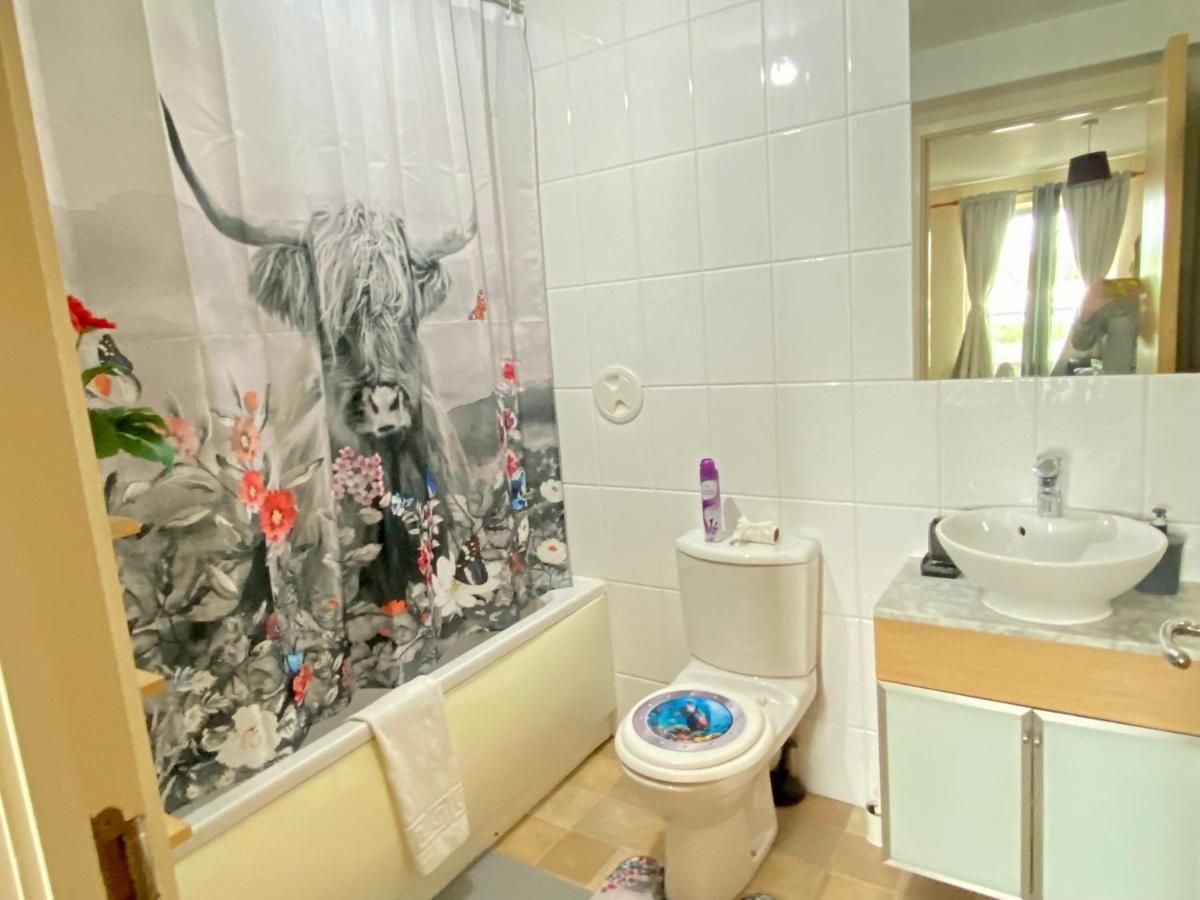 Lovely Double Room With Private Bathroom And Double Room With Shared Toilet & Parking Free Единбург Екстер'єр фото