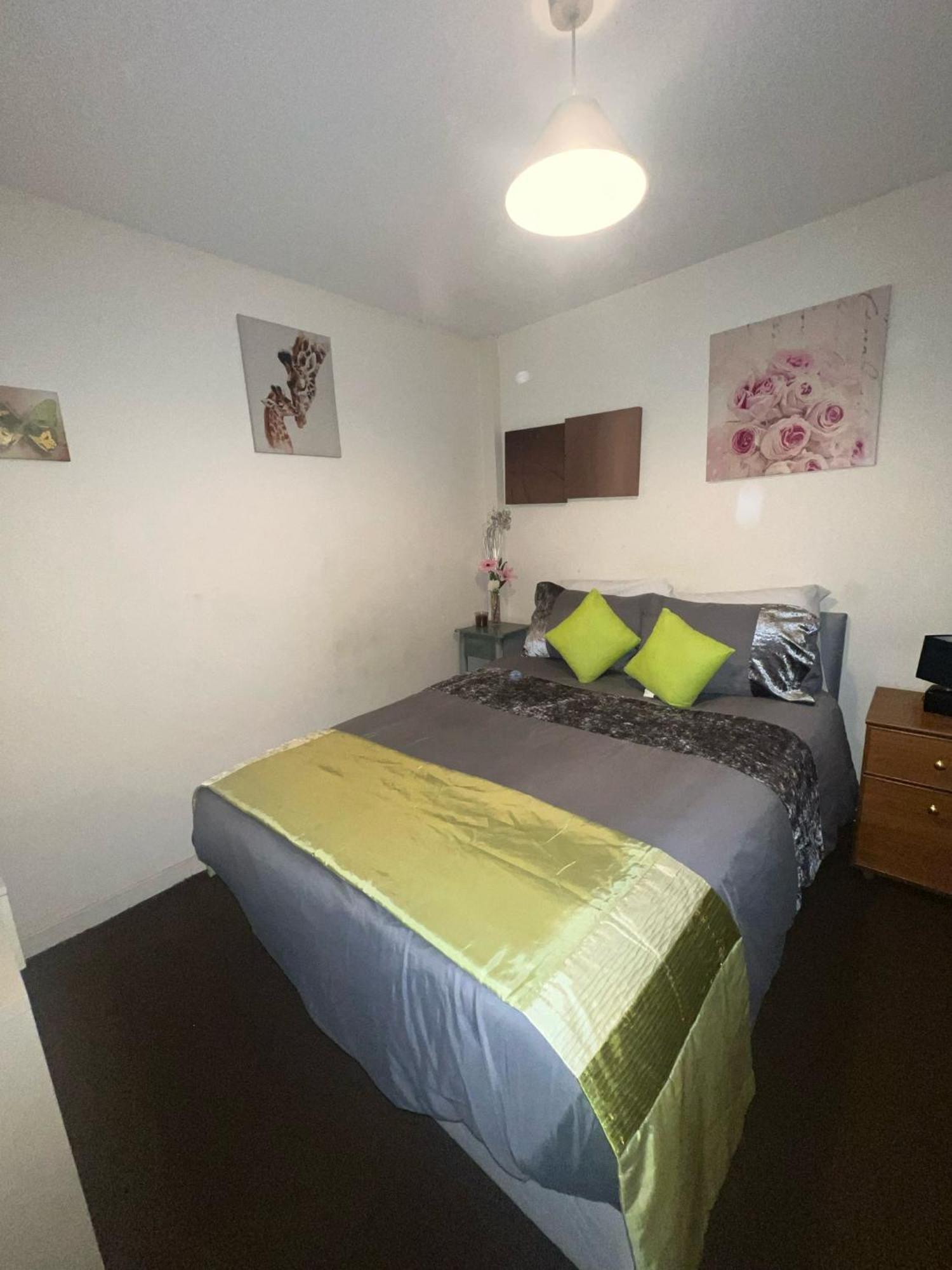 Lovely Double Room With Private Bathroom And Double Room With Shared Toilet & Parking Free Единбург Екстер'єр фото
