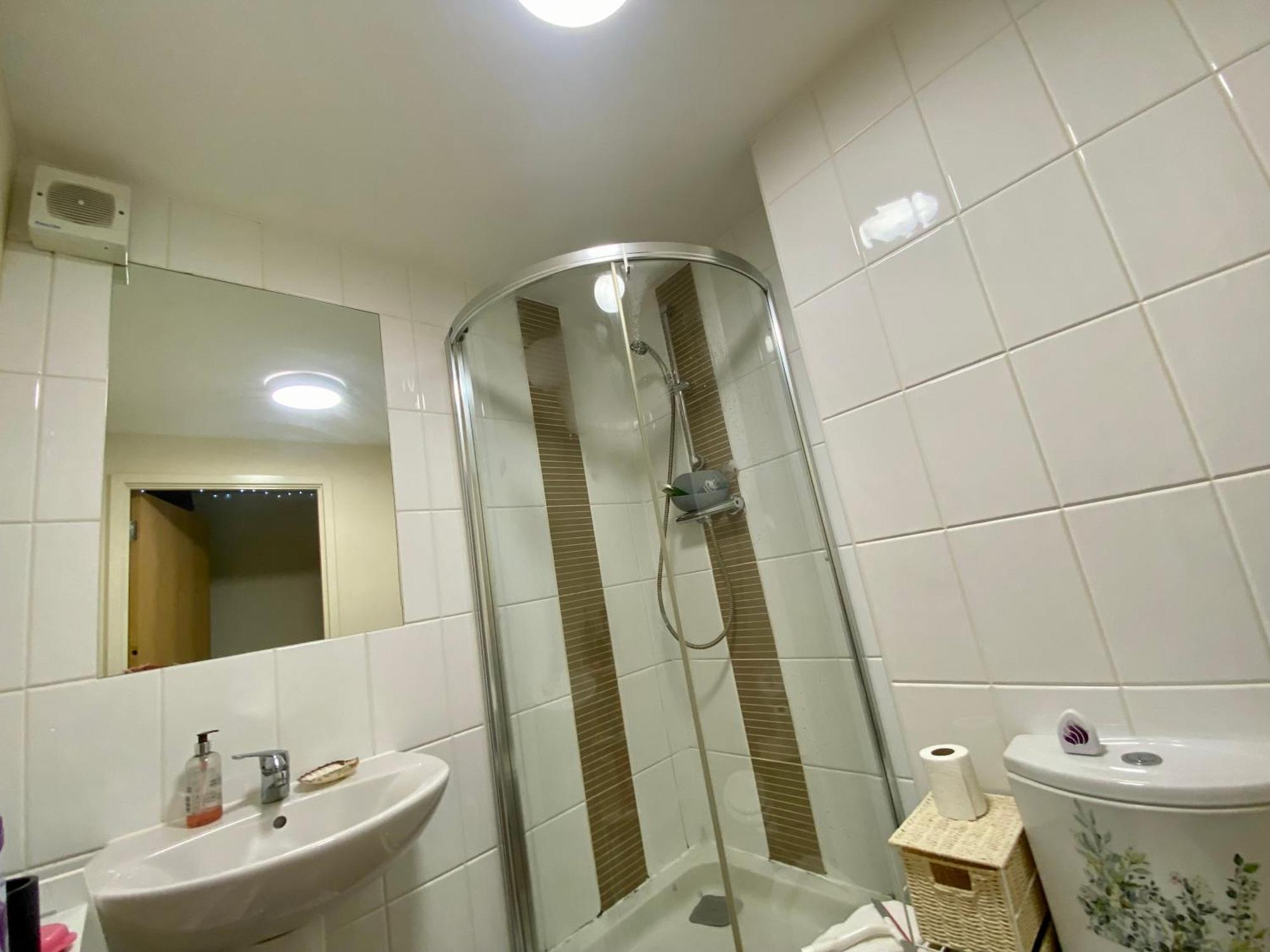 Lovely Double Room With Private Bathroom And Double Room With Shared Toilet & Parking Free Единбург Екстер'єр фото