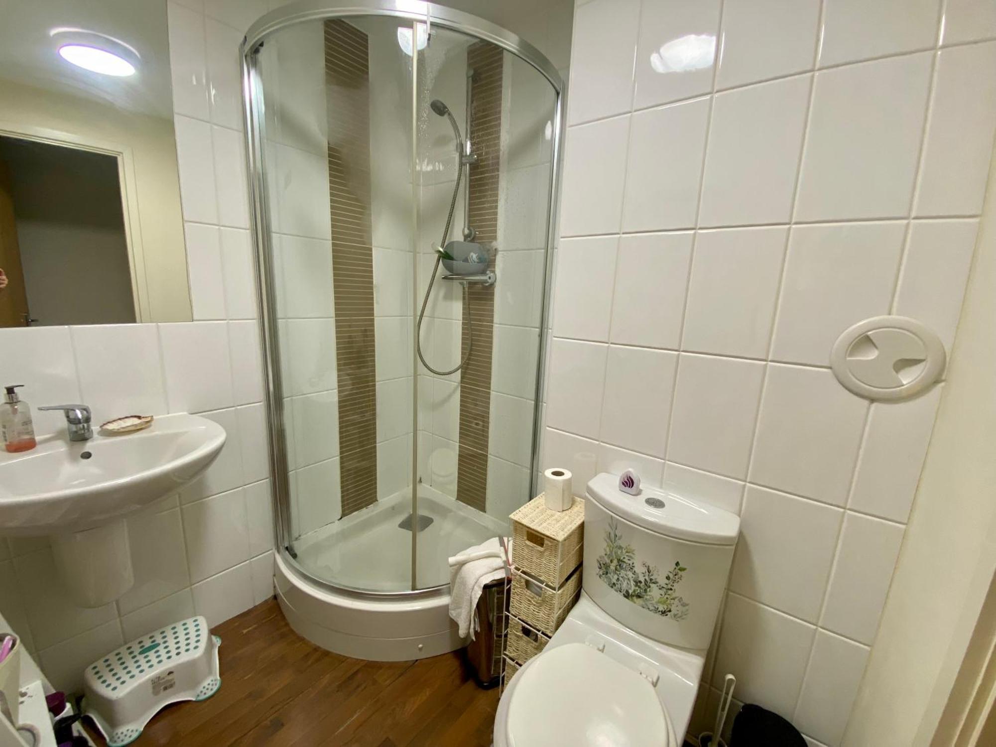 Lovely Double Room With Private Bathroom And Double Room With Shared Toilet & Parking Free Единбург Екстер'єр фото