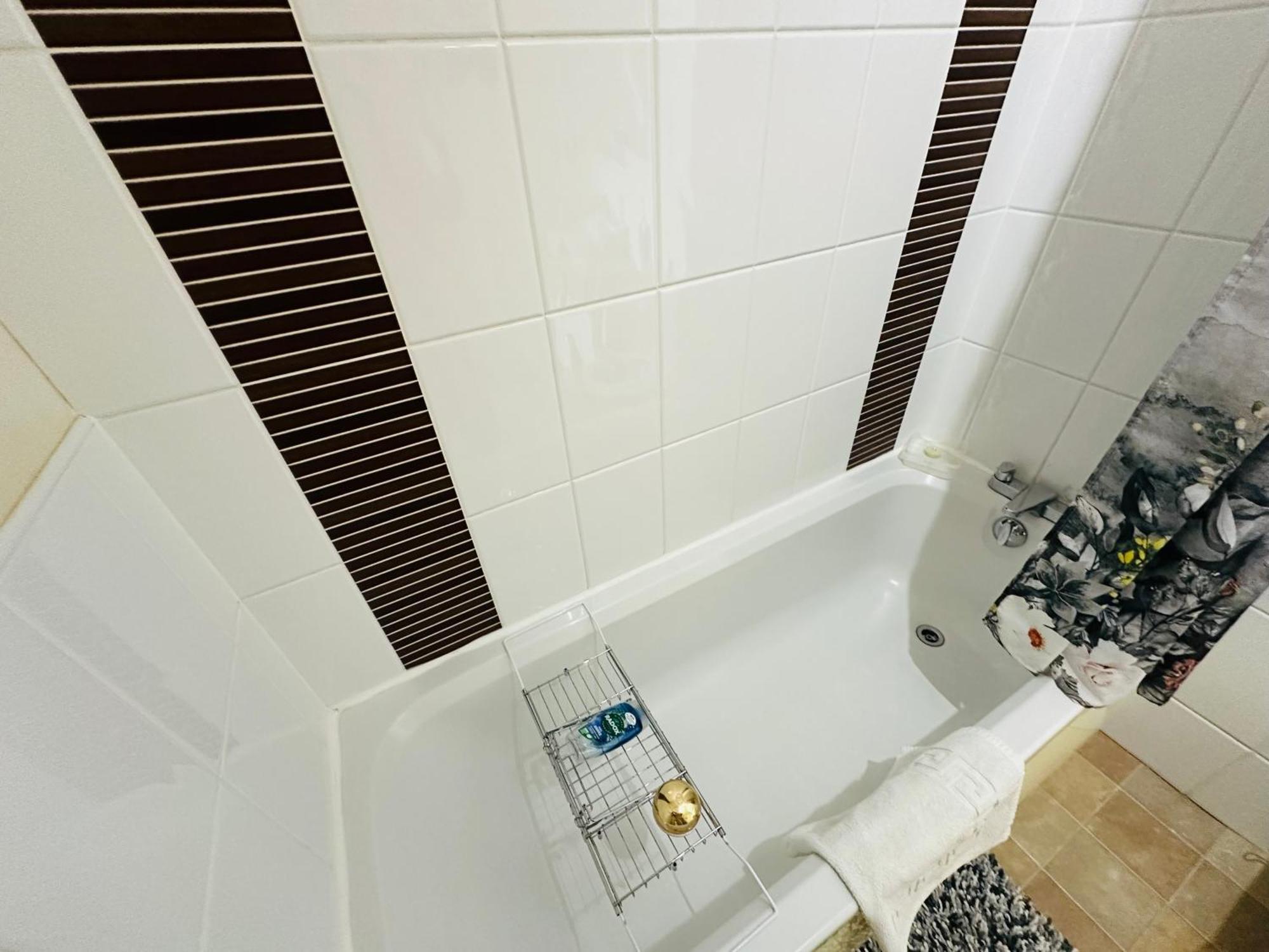 Lovely Double Room With Private Bathroom And Double Room With Shared Toilet & Parking Free Единбург Екстер'єр фото
